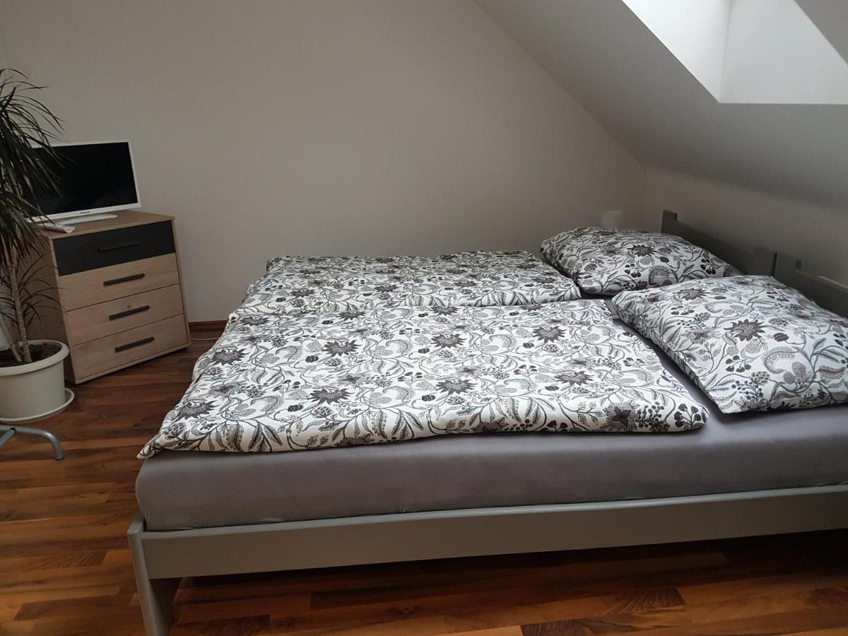 Apartman V Aleji Slavkov u Brna Exterior photo